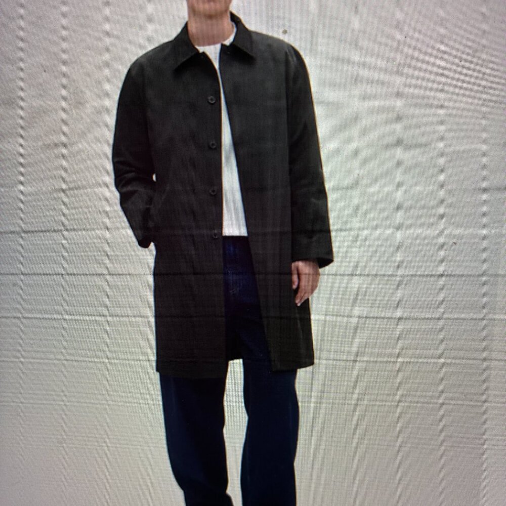 Like NEW - Men's GAP Trenchcoat Caramel colour. sz Medium